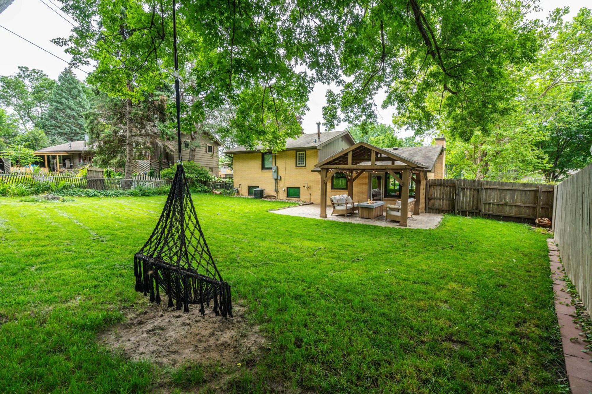 Brick House Villa Sioux Falls Exterior photo