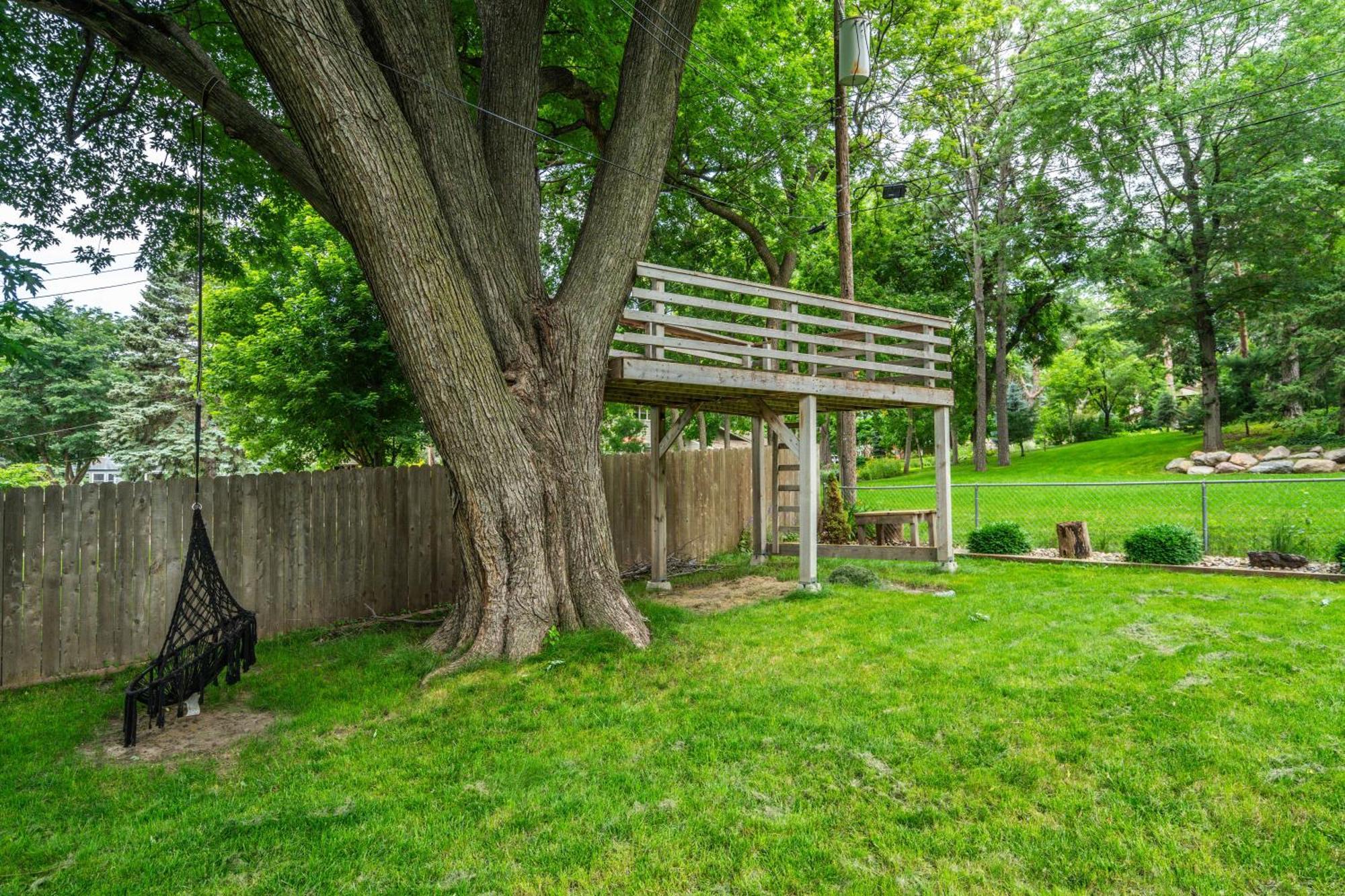 Brick House Villa Sioux Falls Exterior photo