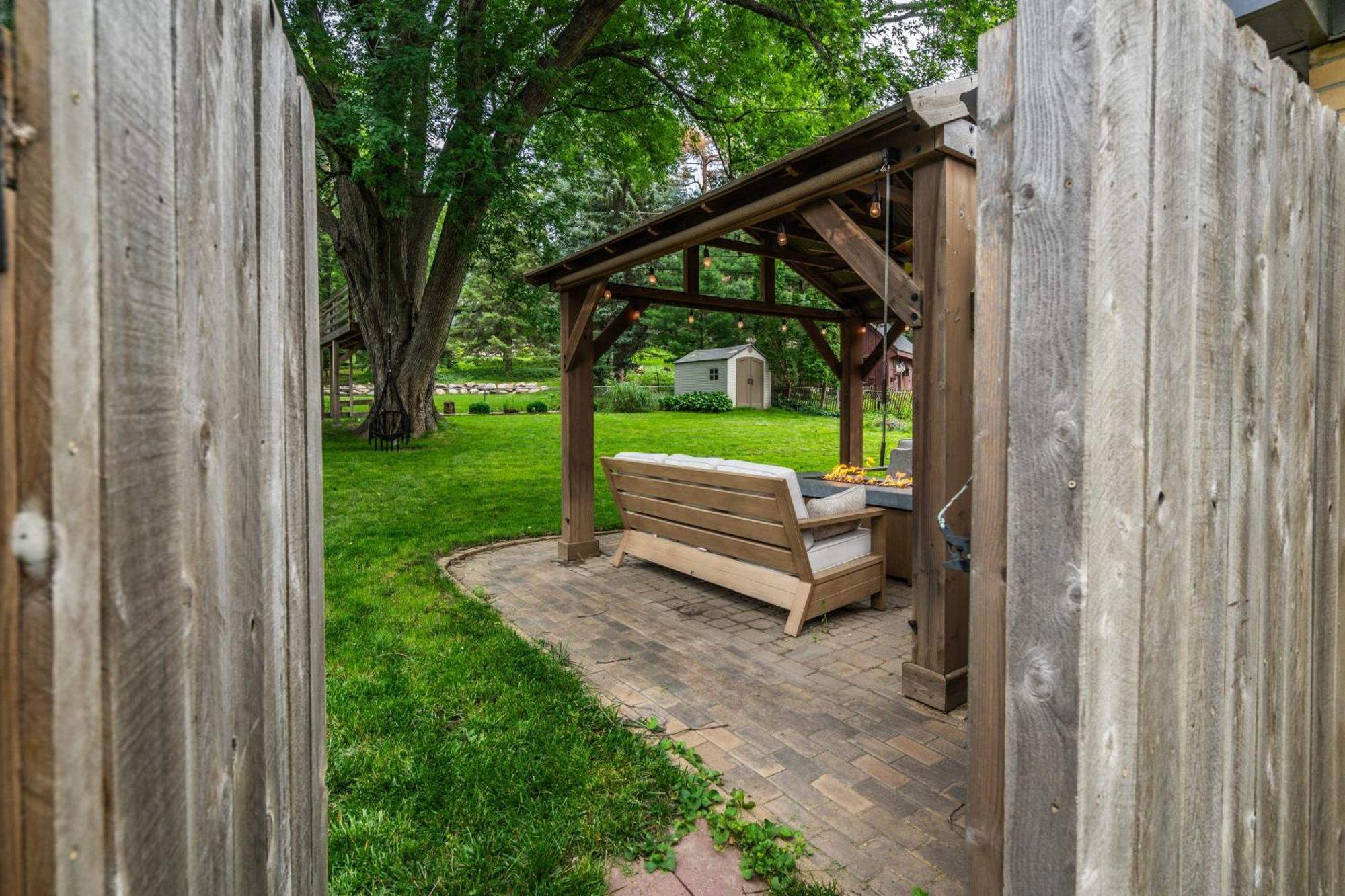 Brick House Villa Sioux Falls Exterior photo